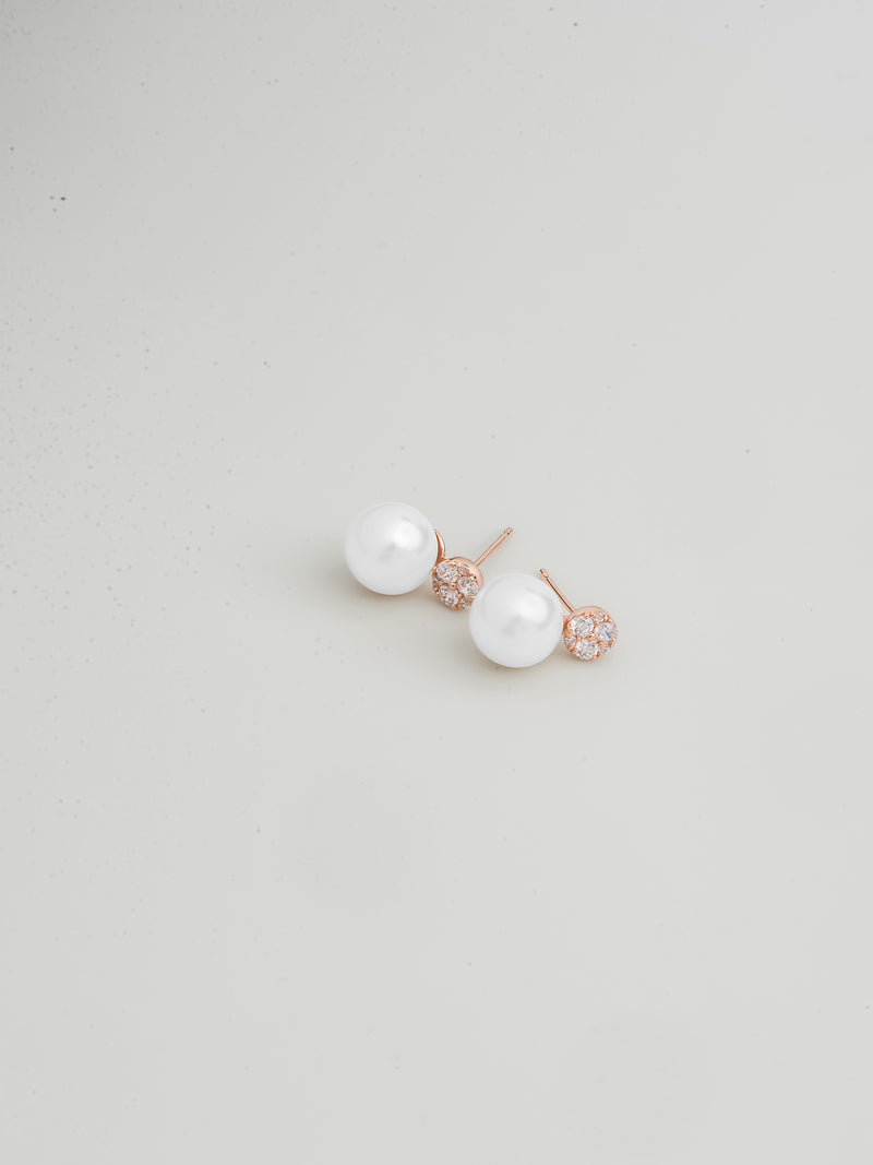 Accent Pearl Stud